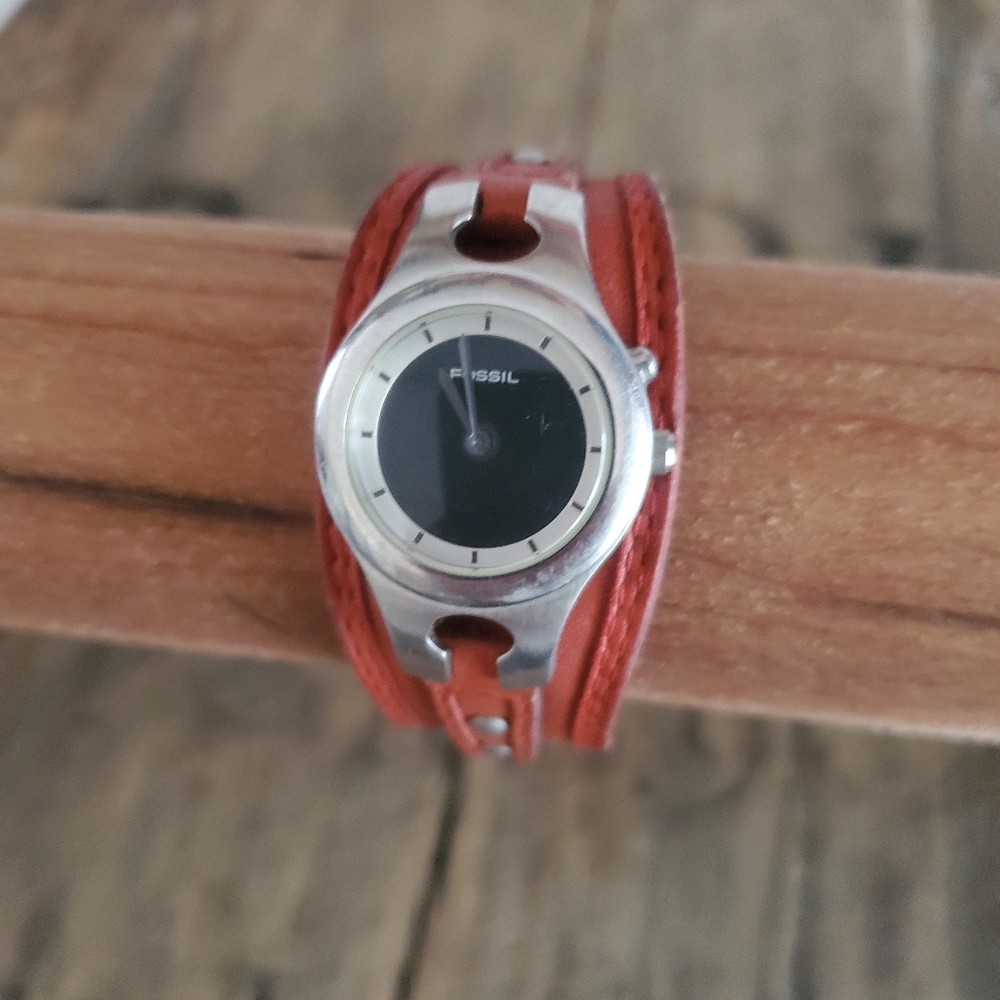 FOSSIL 'Rare' Vintage Big Tic Hearts Leather |‎ Stainless Steel Wide Band Watch